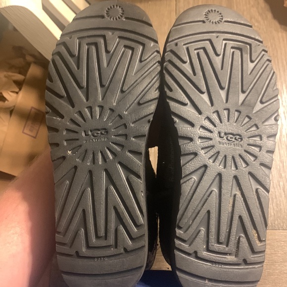 Women’s UGG Classic Short Cosmos Sequin - Size 9 - Picture 6 of 7